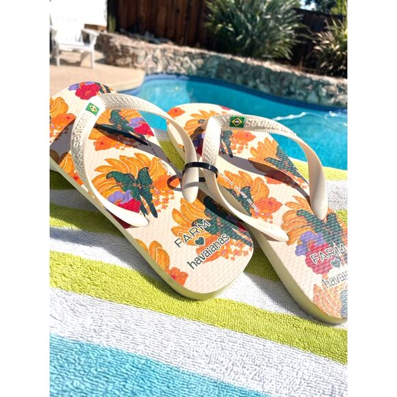~ FARM RIO Havianas 9/10 Flip Flops Thongs Sandals Beachy Tropical Parrot Summer - Picture 2 of 7